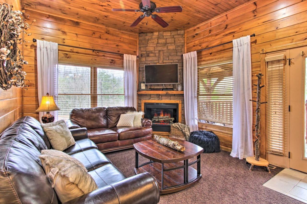 Sevierville With Hot Tub And Large Deck! Holiday home