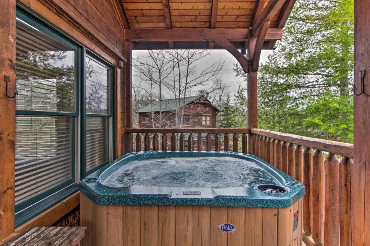 Sevierville With Hot Tub And Large Deck! Holiday home McCookville