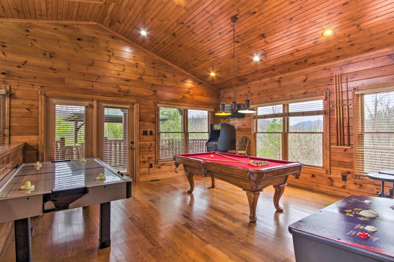 Holiday home Sevierville With Hot Tub And Large Deck!