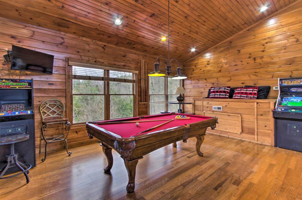 Sevierville With Hot Tub And Large Deck! *