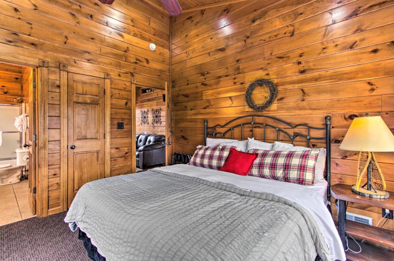 Sevierville With Hot Tub And Large Deck! *